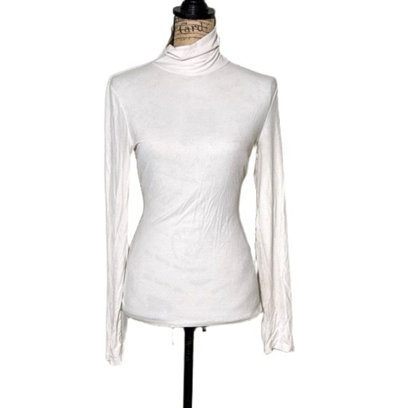 H&M Womens Turtleneck Medium Beige Long Sleeve Soft Classic Cozy - Picture 1 of 3